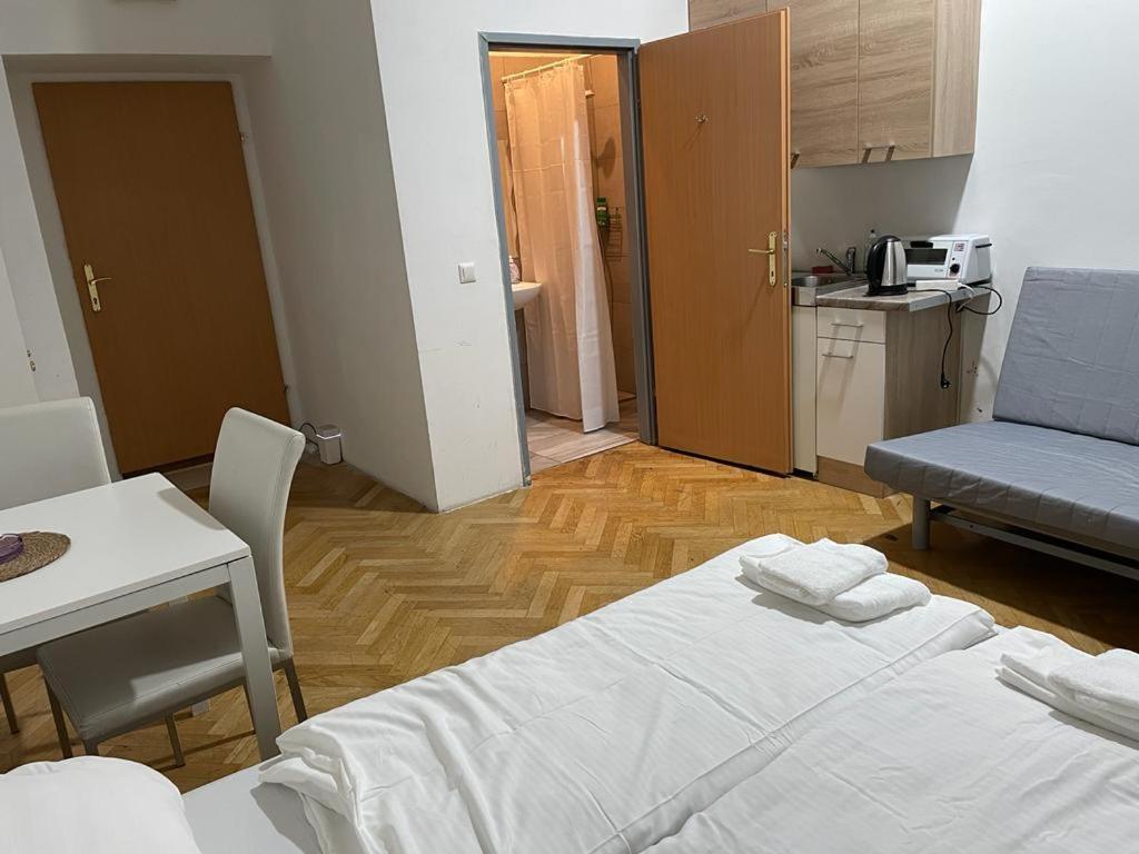 Easybook-In Hotel Vienna Exterior photo