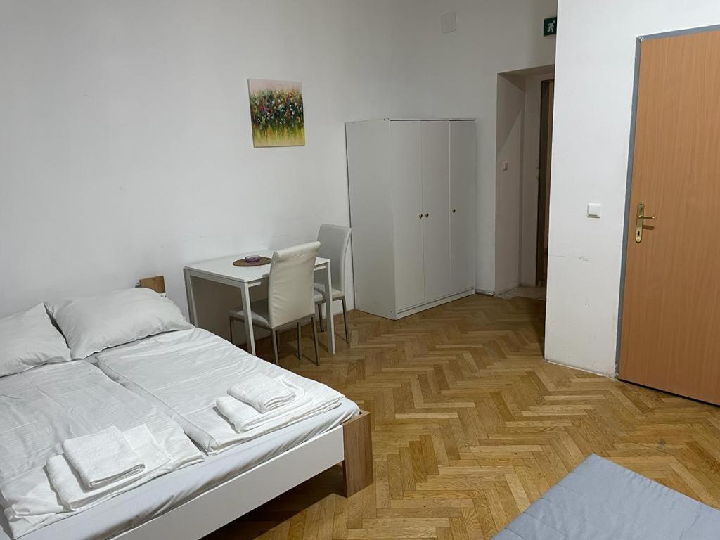 Easybook-In Hotel Vienna Exterior photo